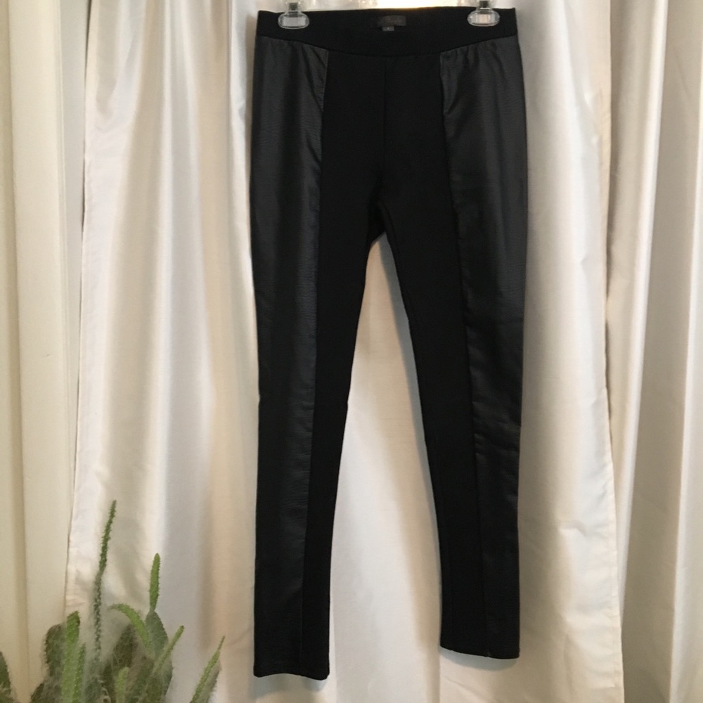 Black leggings with vegan leather detail